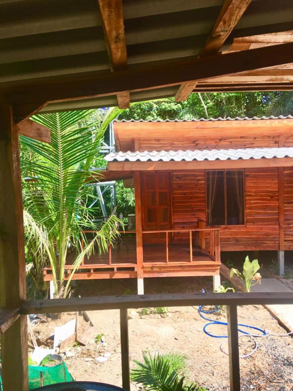Lanta A Toi House Hotel Koh Lanta Exterior photo