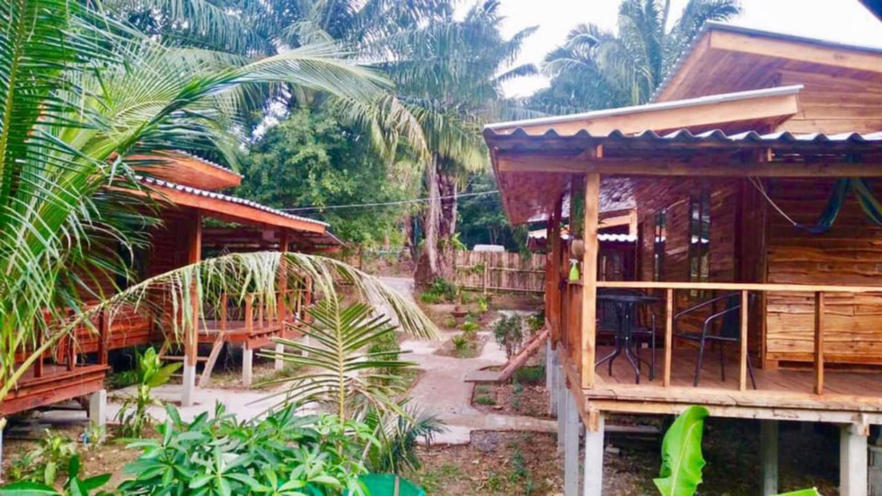 Lanta A Toi House Hotel Koh Lanta Exterior photo
