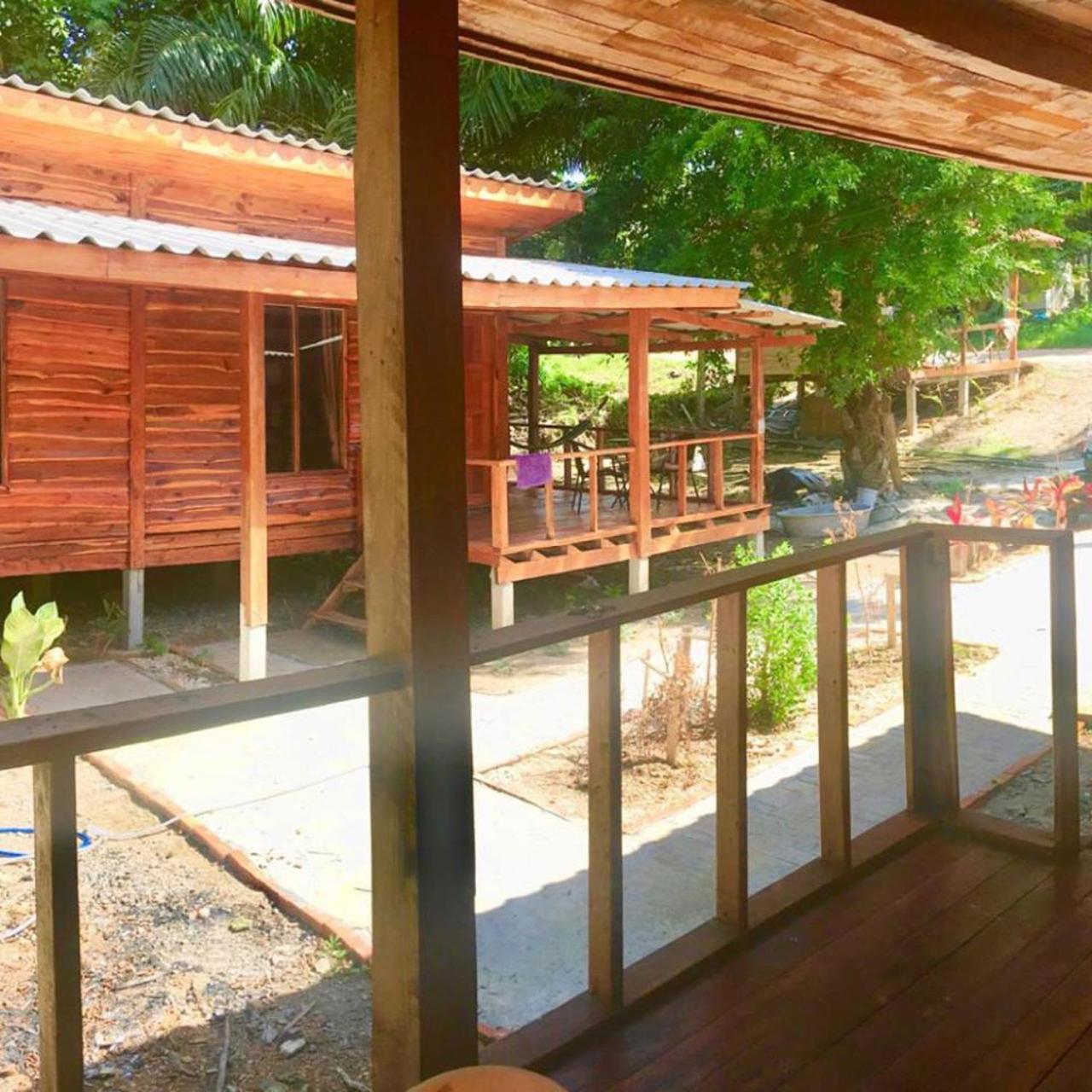 Lanta A Toi House Hotel Koh Lanta Exterior photo